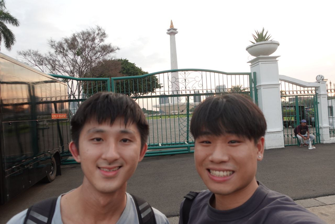 Monas